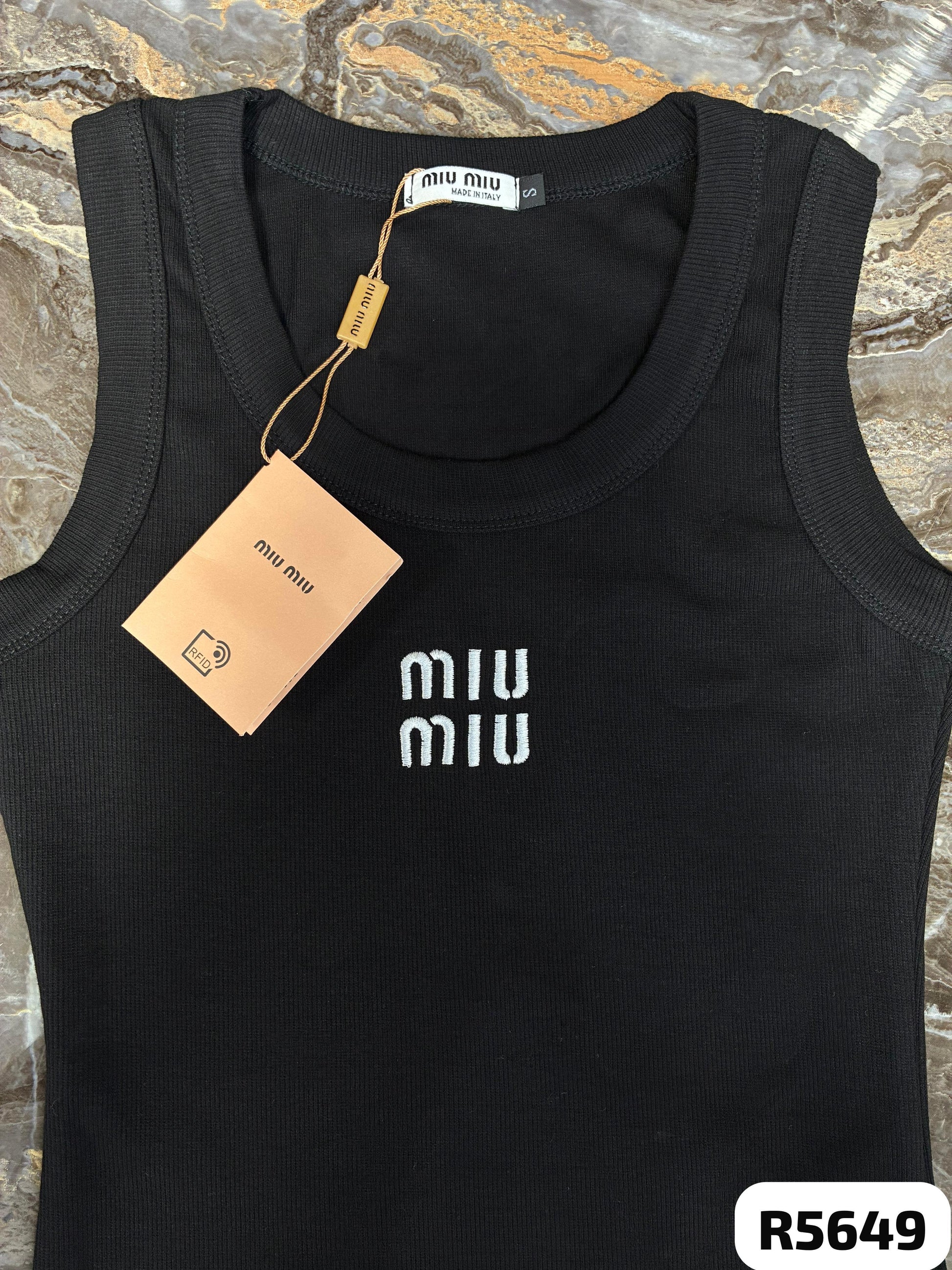Camiseta cuello redondo